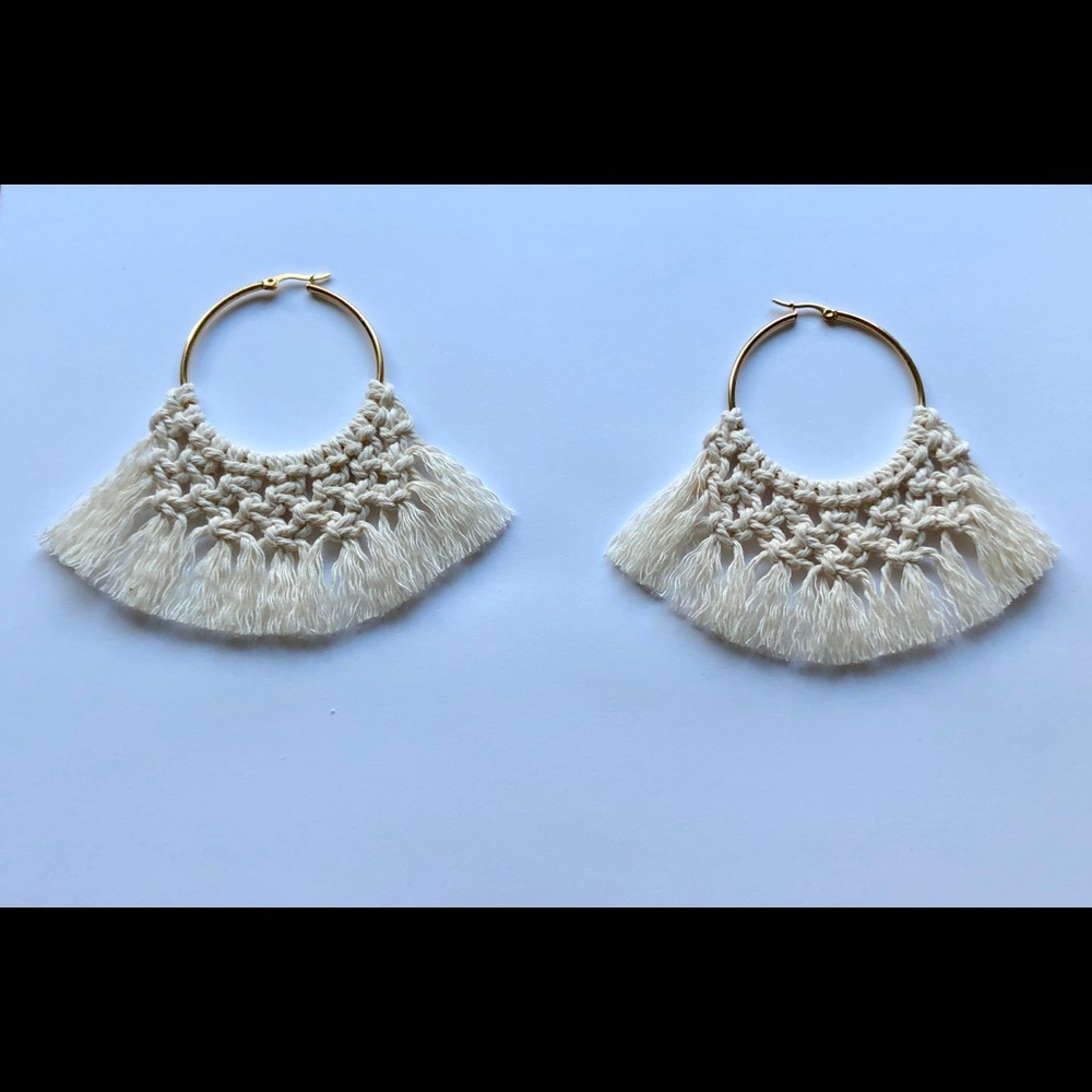 Handmade Cream Macrame Earrings.